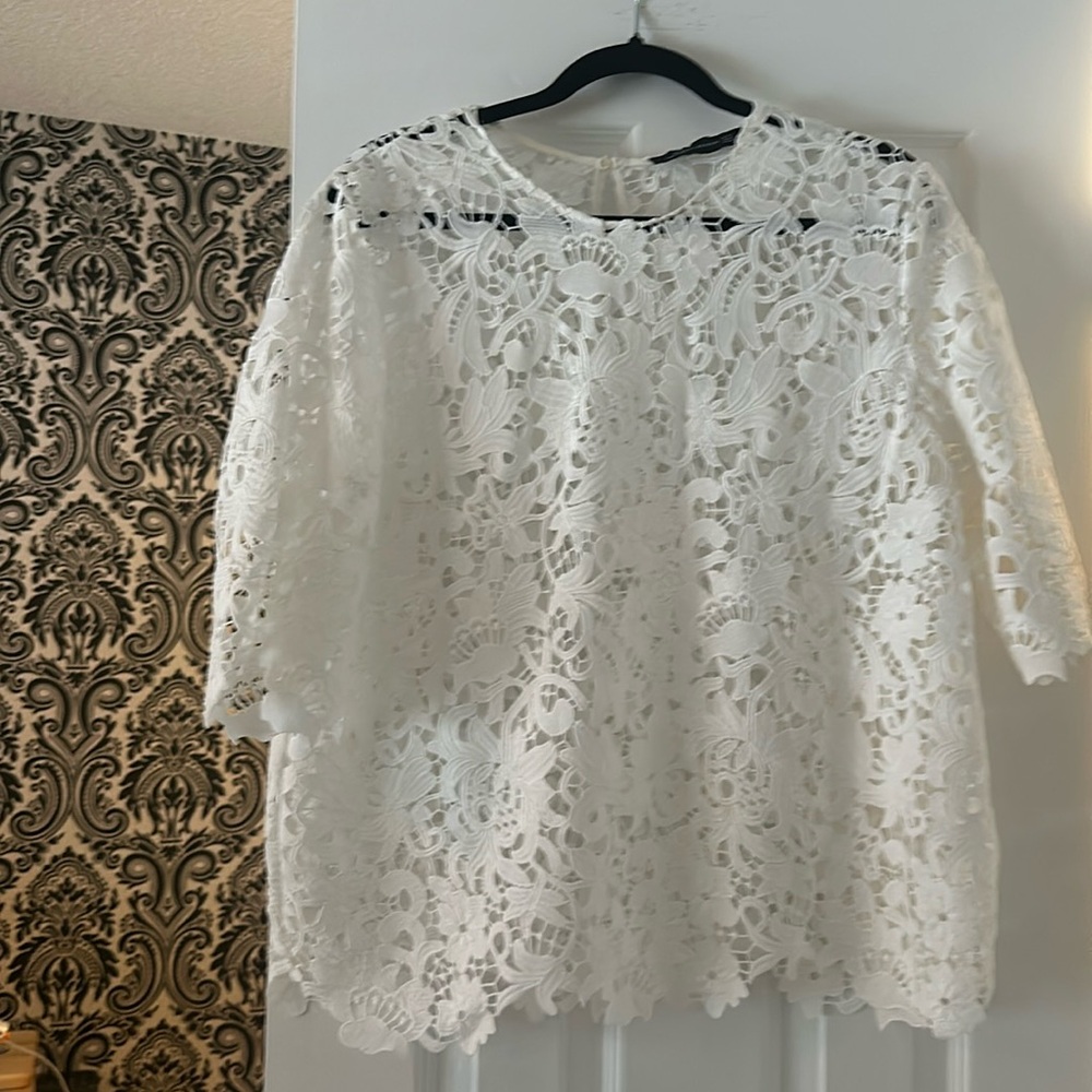 Zara woman white lace top, short sleeve